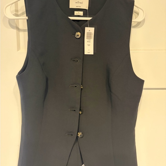 Aritzia Regal Vest - Picture 2 of 4